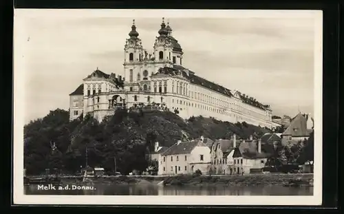 AK Melk / Donau, Blick zum Schloss