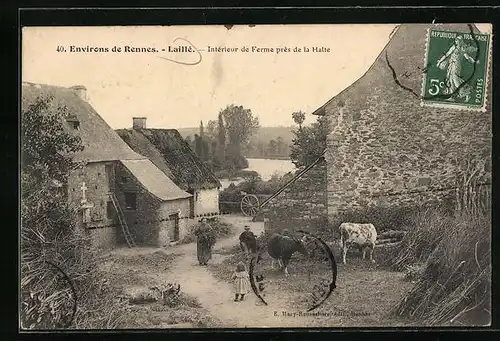 AK Laillé / Rennes, Interieur de Femme pres de la Halte