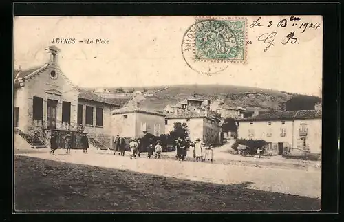 AK Leynes, La Place
