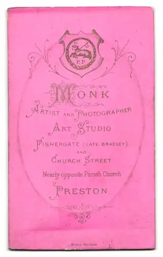 Fotografie Monk, Preston, Church Street, Fishergate & Church Street, Bürgerliche Dame mit Hochsteckfrisur