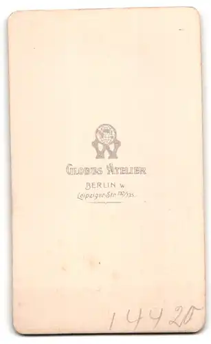 Fotografie Globus Atelier, Berlin, Leipziger Str. 132 /135, Junger Herr im Seitenprofil