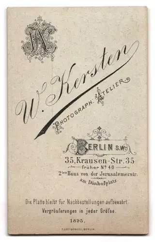 Fotografie Wilhelm Kersten, Berlin, Krausenstr. 35, Dame mit hochgestecktem Haar