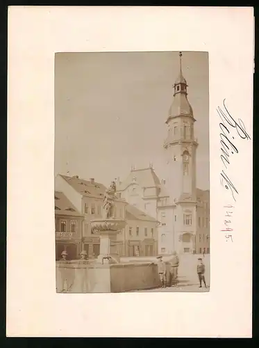 Fotografie Brück & Sohn Meissen, Ansicht Bilin, Platz am neuen Rathaus Geschäften Gisela Starck, Anton Zulauf, O. Samez