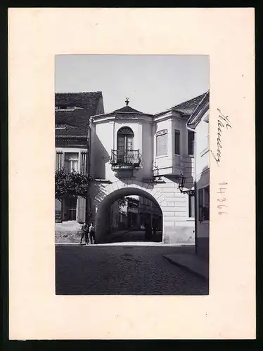 Fotografie Brück & Sohn Meissen, Ansicht Kamenz i. Sa., Blick auf das Klostertor mit Geschäft Waldemar Besser, Hesse