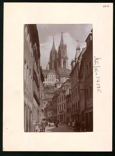 Fotografie Brück & Sohn Meissen, Ansicht Meissen, Blick in die Burgstrasse mit Geschäften E. M. Schmidt, Hermann Müller