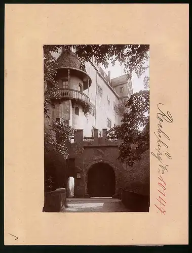 Fotografie Brück & Sohn Meissen, Ansicht Rochsburg, Blick auf den Eingang mit Tor zum Schloss