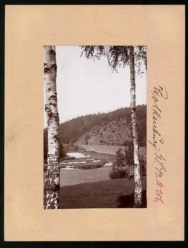 Fotografie Brück & Sohn Meissen, Ansicht Wolkenburg i. Sa., Blick in das Muldental mit Mauer