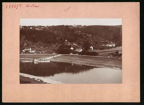 Fotografie Brück & Sohn Meissen, Ansicht Diesbar a. Elbe, Elb Raddampfer Saxinoa mit Blick zum Ort