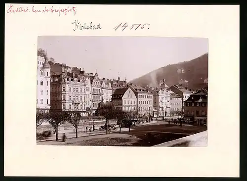 Fotografie Brück & Sohn Meissen, Ansicht Karlsbad, Blick auf den Dr. Becherplatz mit Hotel Meefräulein und Drei Lerchen