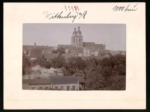 Fotografie Brück & Sohn Meissen, Ansicht Wittenberg, Blück über die Dächer mit Stadtkirche