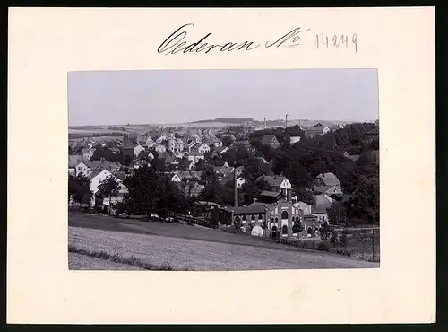 Fotografie Brück & Sohn Meissen, Ansicht Oederan, Blick auf den Ort mit Fabrikgebäude