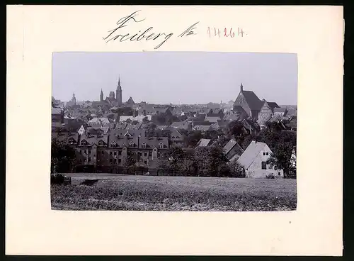 Fotografie Brück & Sohn Meissen, Ansicht Freiberg i. Sa., Blick auf den Ort mit Wohnhäusern