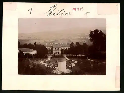 Fotografie Brück & Sohn Meissen, Ansicht Bilin, Blick auf das Kurhaus und die Josefsquelle