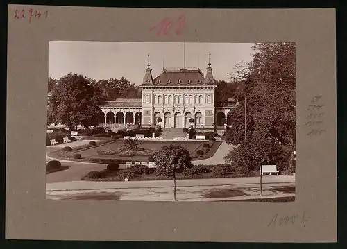 Fotografie Brück & Sohn Meissen, Ansicht Bad Elster, Blick auf das Kurhaus mit Park