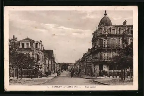 AK Romilly-sur-Seine, Rue Carnot