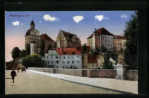 AK Neuburg a. D., Strassenpartie mit Hotel Krone