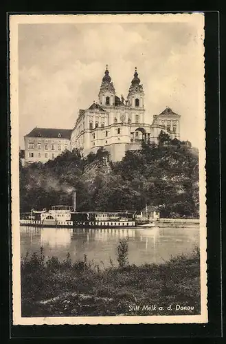 AK Melk /Donau, Dampfer passiert das Stift