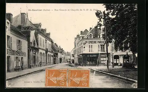 AK St-Gaultier, Rue Grande et Chapelle de N.-D. de Pitié