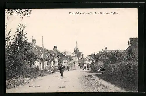 AK Droué, Rue de la Gare vers l`Eglise, Strassenpartie