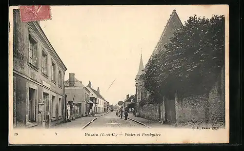 AK Pezou, Postes et Presbytère