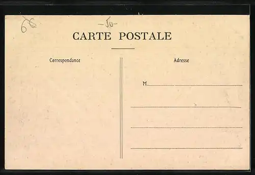 AK Valognes, La Rue de Poterie, prise de la Place Vicq-d'Azir