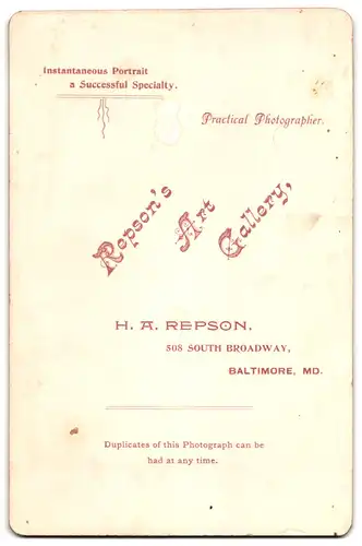 Fotografie H. A. Repson, Baltimore, MD., South Broadway 508, Junge Dame mit breitschultrigem Oberteil