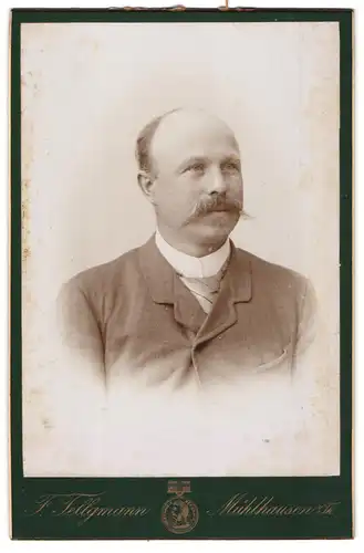 Fotografie F. Tellgmann, Mühlhausen / Thür., Portrait eines Herrn mit Halbglatze