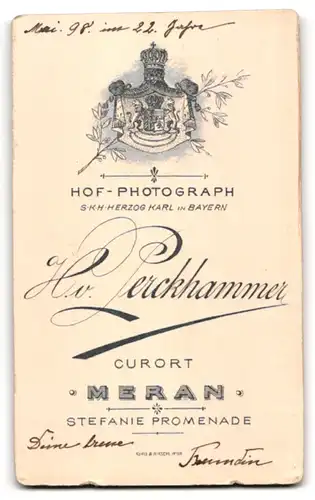 Fotografie H. v. Perckhammer, Meran, Stefanie Promenade, Junge Dame in modischer Kleidung