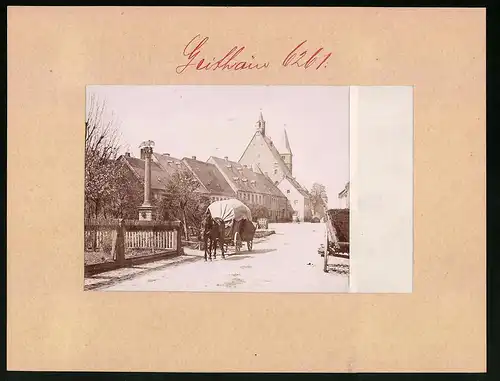 Fotografie Brück & Sohn Meissen, Ansicht Geithain, Strassenpartie mit Kriegerdenkmal und Blick zur Kirche