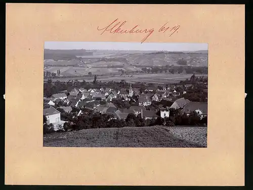 Fotografie Brück & Sohn Meissen, Ansicht Altenburg bei Naumburg, Ortsansicht mit Wohnhäusern und Kirche