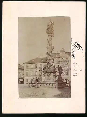 Fotografie Brück & Sohn Meissen, Ansicht Dux, Marktplatz mit Dreifaltigkeitssäule und Blick zum Rathaus