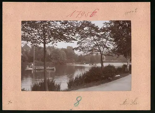 Fotografie Brück & Sohn Meissen, Ansicht Bad Elster, Partie am See mit Bootanleger