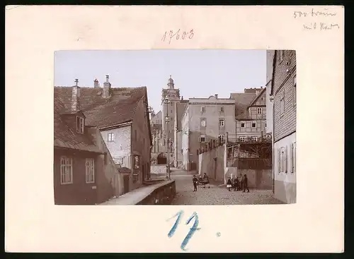 Fotografie Brück & Sohn Meissen, Ansicht Colditz i. Sa., Blick in die Schlossgasse mit Blick zum Schloss