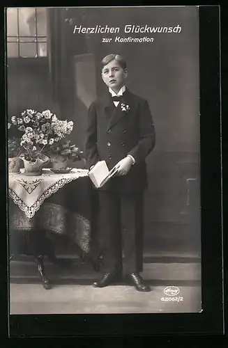 AK Glückwünsche zur Konfirmation, Junge mit Gebetsbuch