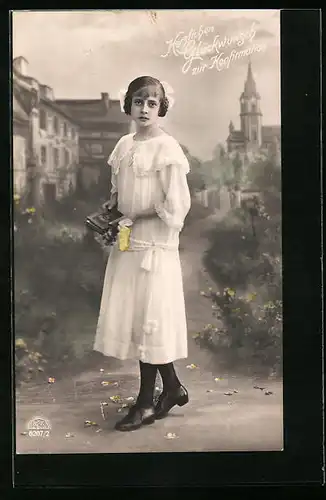 AK Glückwünsche zur Konfirmation, Dame im weissen Kleid mit Gebetsbuch