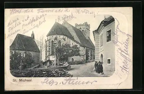 AK St. Michael, Strassenpartie mit Kirche