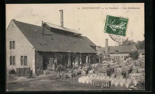 AK Rougemont, La Verrerie, Cour Intérieure