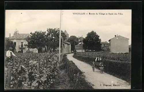 AK Vinzelles, Entree du Village et Ecole des Filles