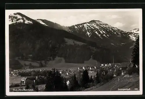 AK Immenstadt /Allgäu, Ortsansicht gegen Mittag-Steineberg und Stuiben mit dem Bezirkskrankenhaus