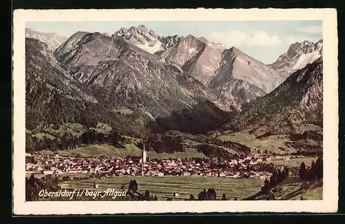 AK Oberstdorf /Bayr. Allgäu, Totalansicht aus weiter Ferne