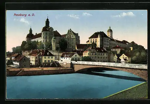 AK Neuburg a. D., Partie am Donauufer mit Brücke