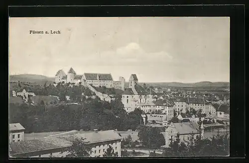 AK Füssen a. Lech, Ortsansicht mit dem Schloss