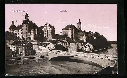 AK Neuburg a. D., Das Schloss an der Brücke