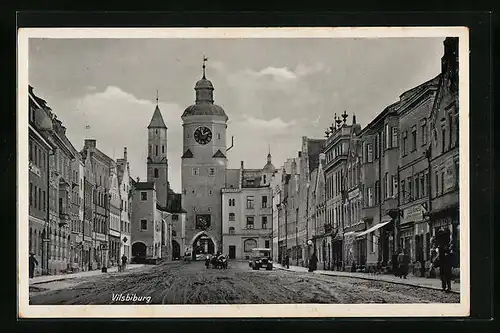 AK Vilsbiburg, Strassenpartie mit Geschäften und Tor