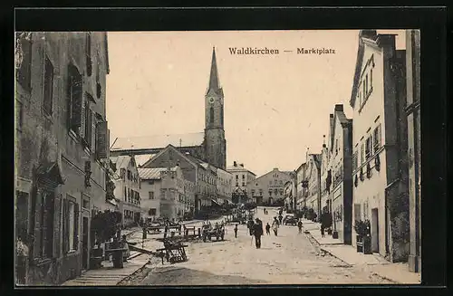 AK Waldkirchen, Marktplatz mit Blick auf Kirche und Haus Garhammer