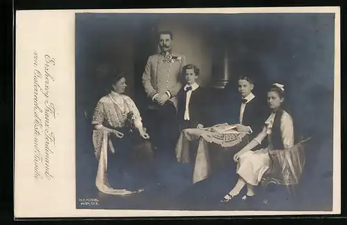 AK Erzherzog Franz Ferdinand von Österreich in Uniform nebst Frau und Kindern