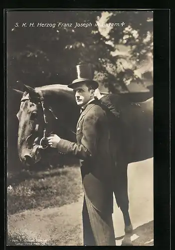 AK Herzog Franz Joseph in Bayern neben seinem Pferd