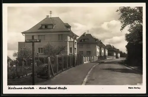 AK Karlsruhe-Durlach, Horst-Wessel-Strasse mit Strassenschild und Häusern