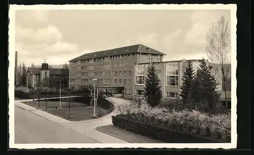 AK Karlsruhe-Rüppurr, Ev. Diakonissen-Anstalt von der Strasse gesehen