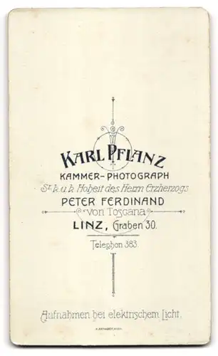 Fotografie Karl Pflanz, Linz, Graben 30, Süsses Kleinkind im Hemd mit nackigen Füsse
